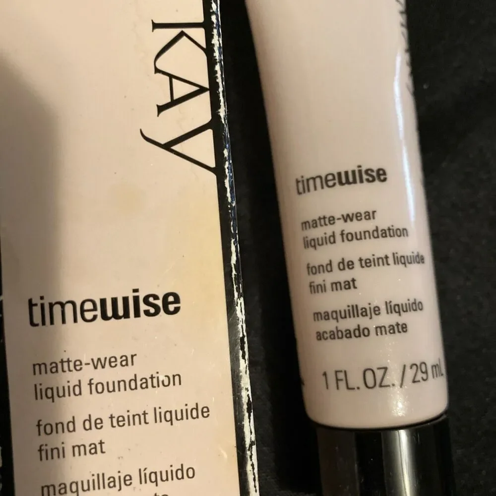 Mary Kay Timewise Matte Wear Liquid Foundation Beige 8